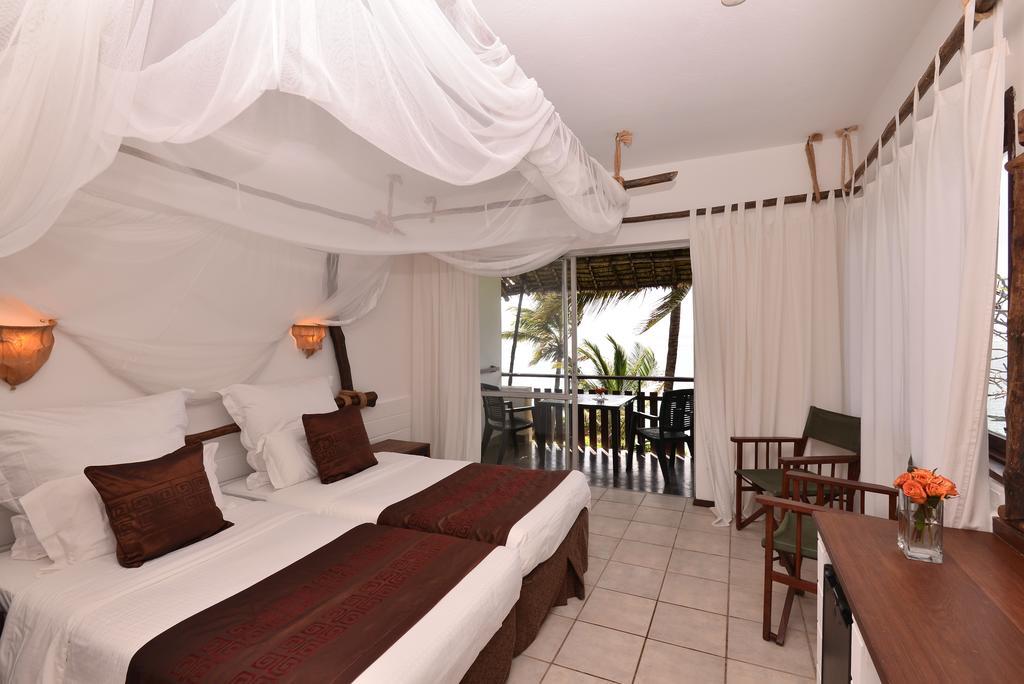 Bahari Beach Hotel Mombasa Eksteriør bilde